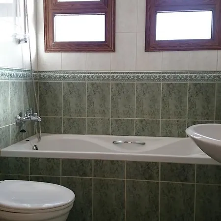 Maritsa's Roses Daire *